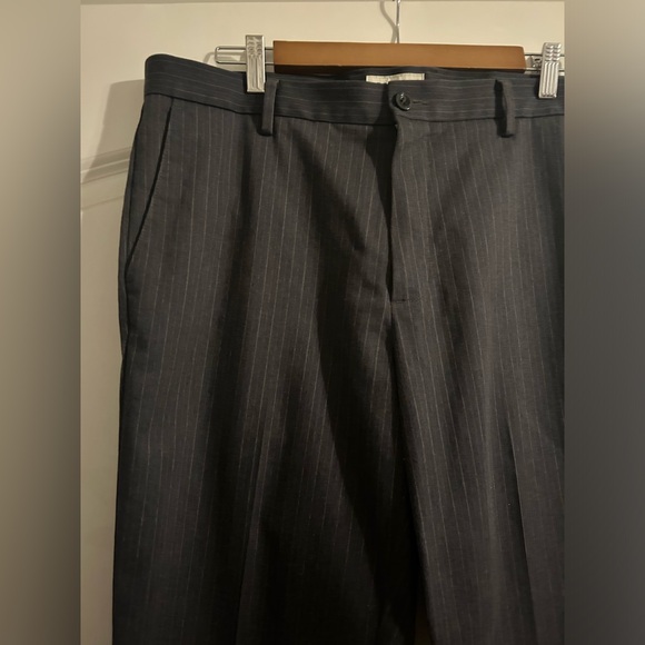 Men’s 36x32 Dockers Gray Striped Dress Pants Work Pants - Picture 2 of 5